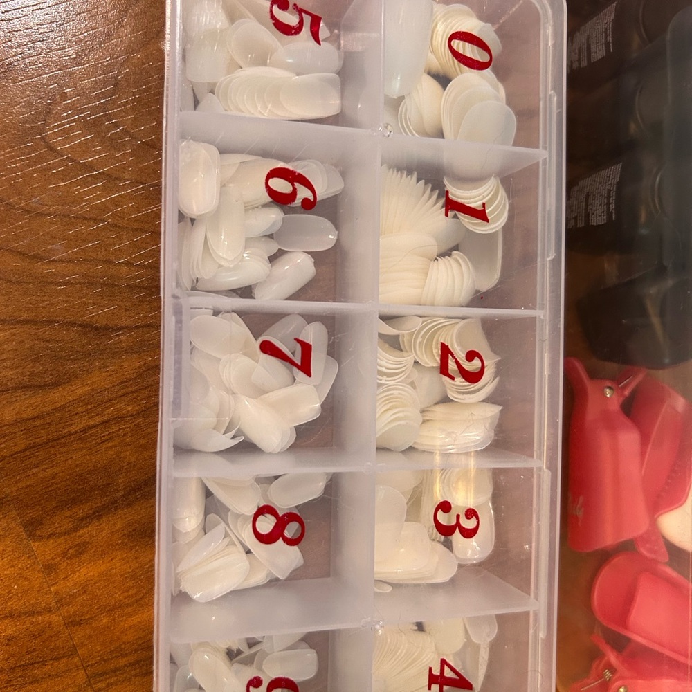 HUGE Nail Kit 💅🏻 - Picture 6 of 10